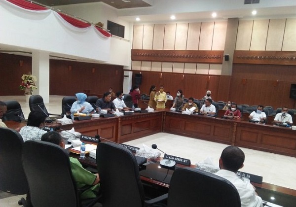 rapat-komisi-mitra maluku