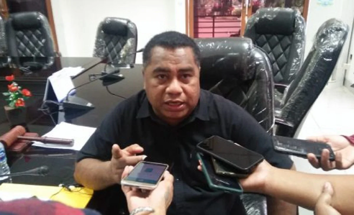 Benhur-Watubun-Ketua-DPRD-Maluku